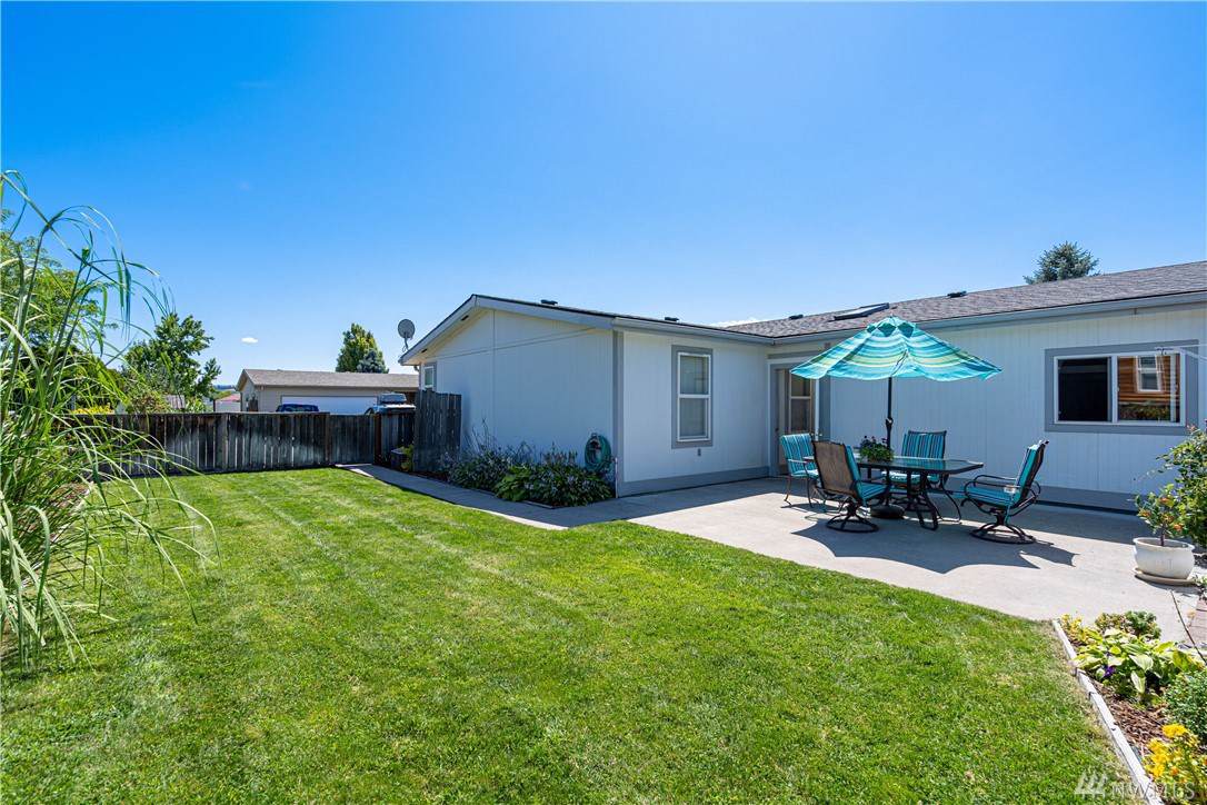 943 Sunrise Dr - Photo 1