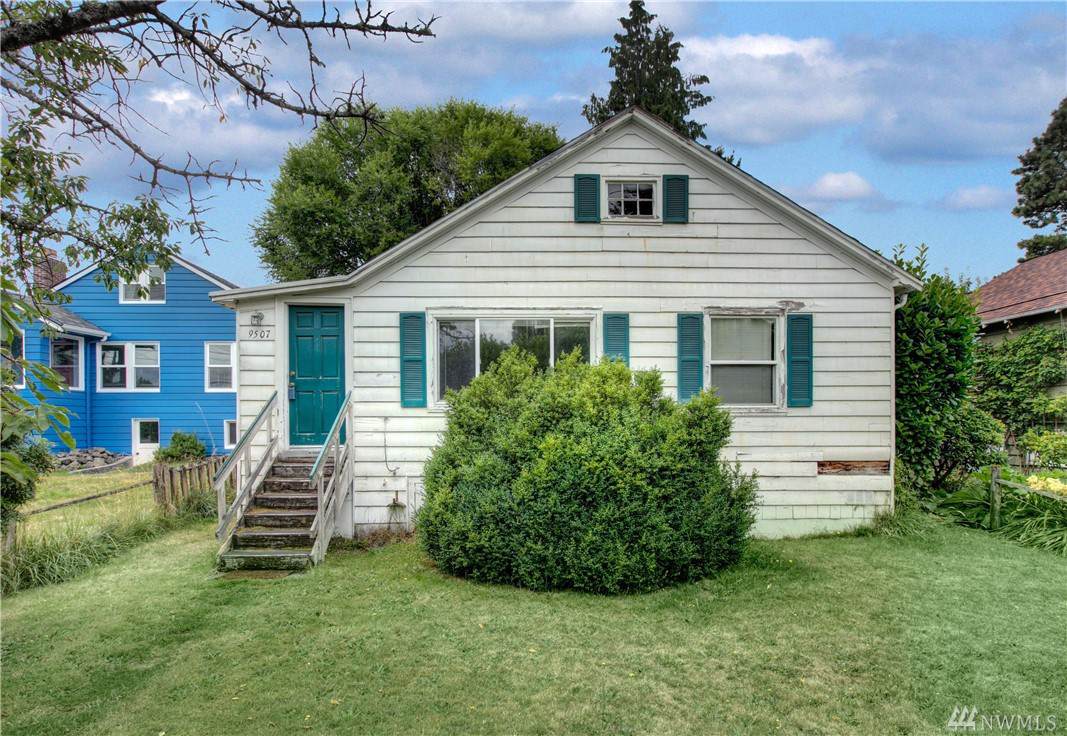 9507 Evanston Ave - Photo 1