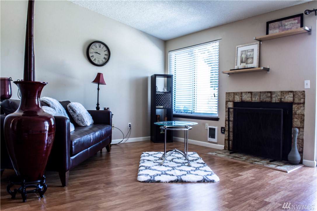 15625 42nd Ave - Photo 1