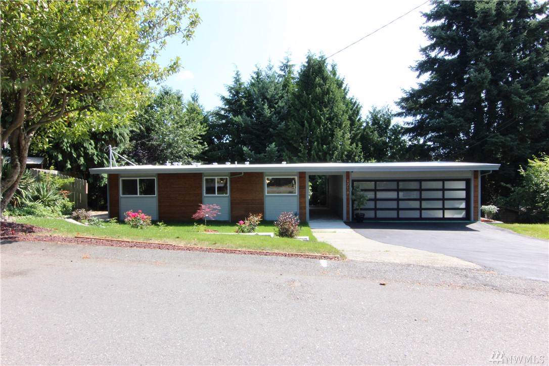 1718 111th Ave - Photo 1