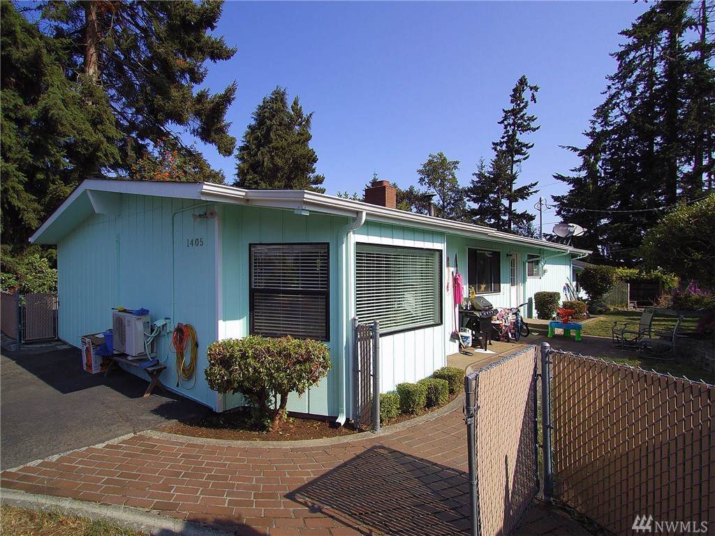 1405 10th St - Photo 1