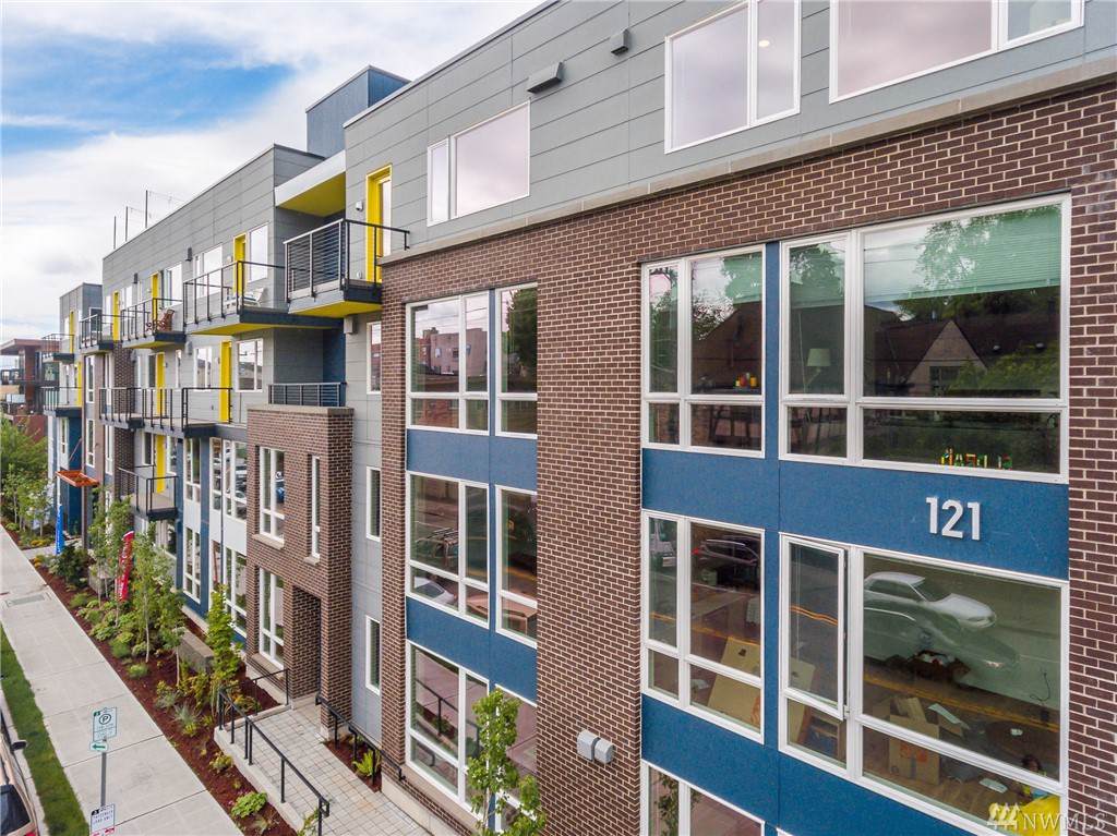 121 12th Ave - Photo 1