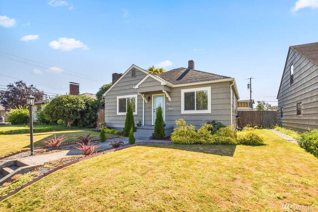 560 24th Ave - Photo 1