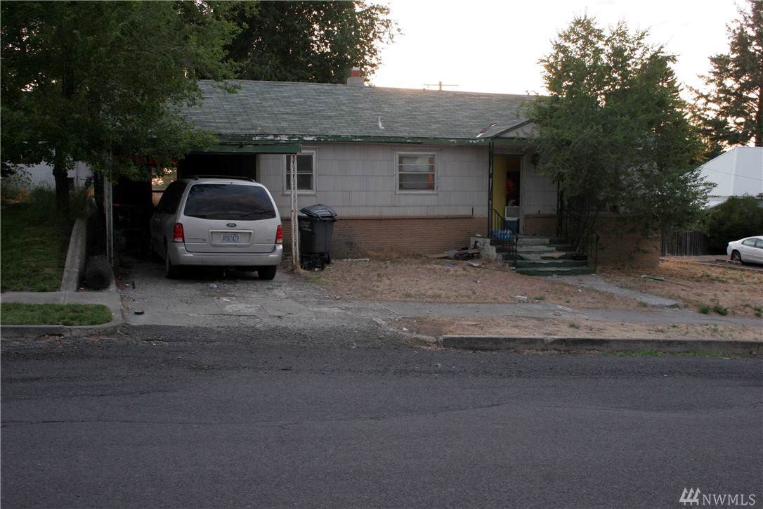 106 4th - Photo 1