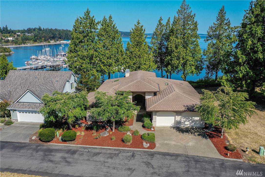 42 Edgewater Ct - Photo 1