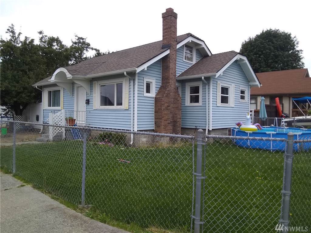 1015 34th St - Photo 1