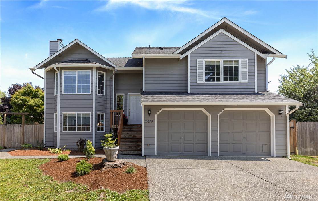 15419 182nd Ave - Photo 1