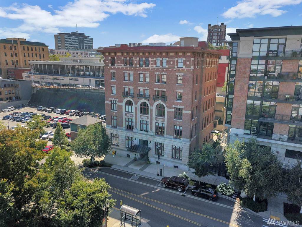 714 Market St - Photo 1