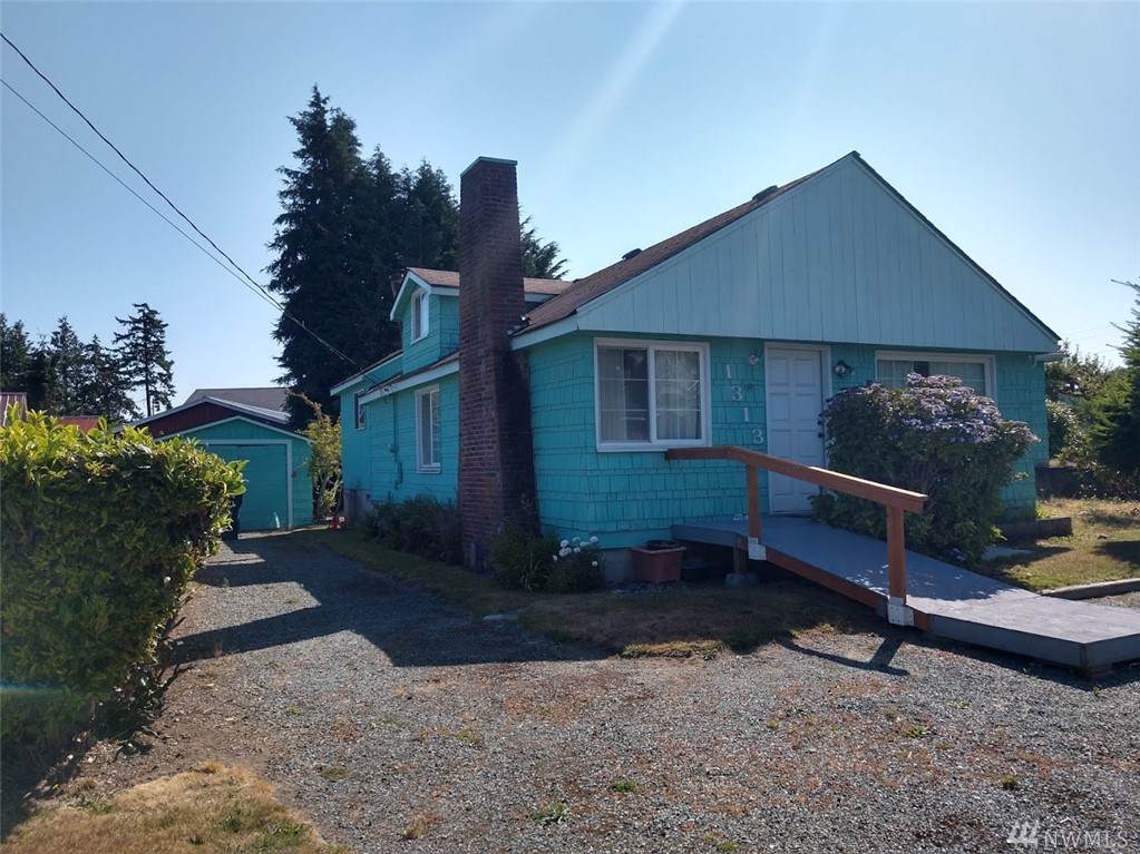 1313 Alaska Ave - Photo 1