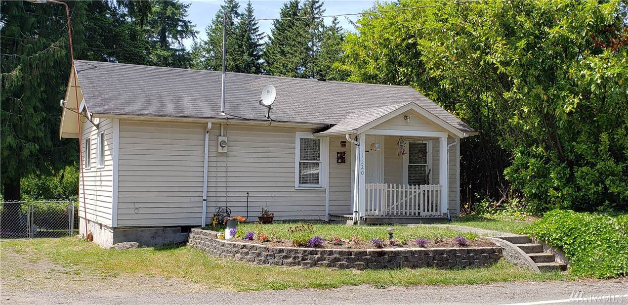 1520 Woods Rd - Photo 1
