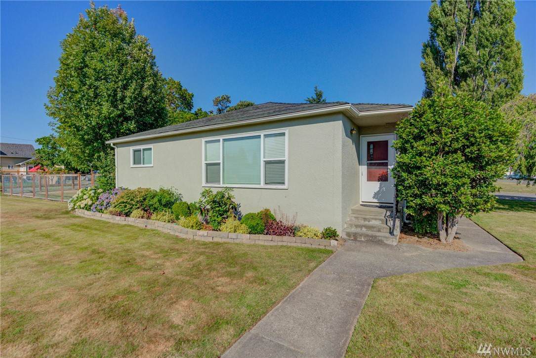 844 Sumas Ave - Photo 1