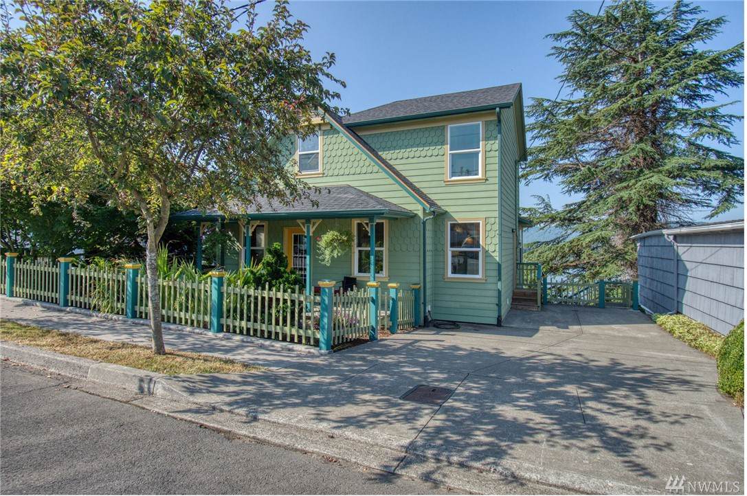 330 Columbia St - Photo 1