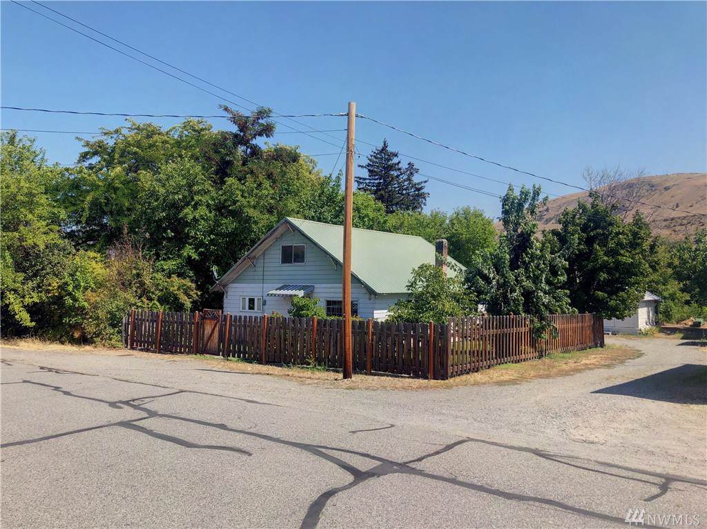 321 River Ave - Photo 1