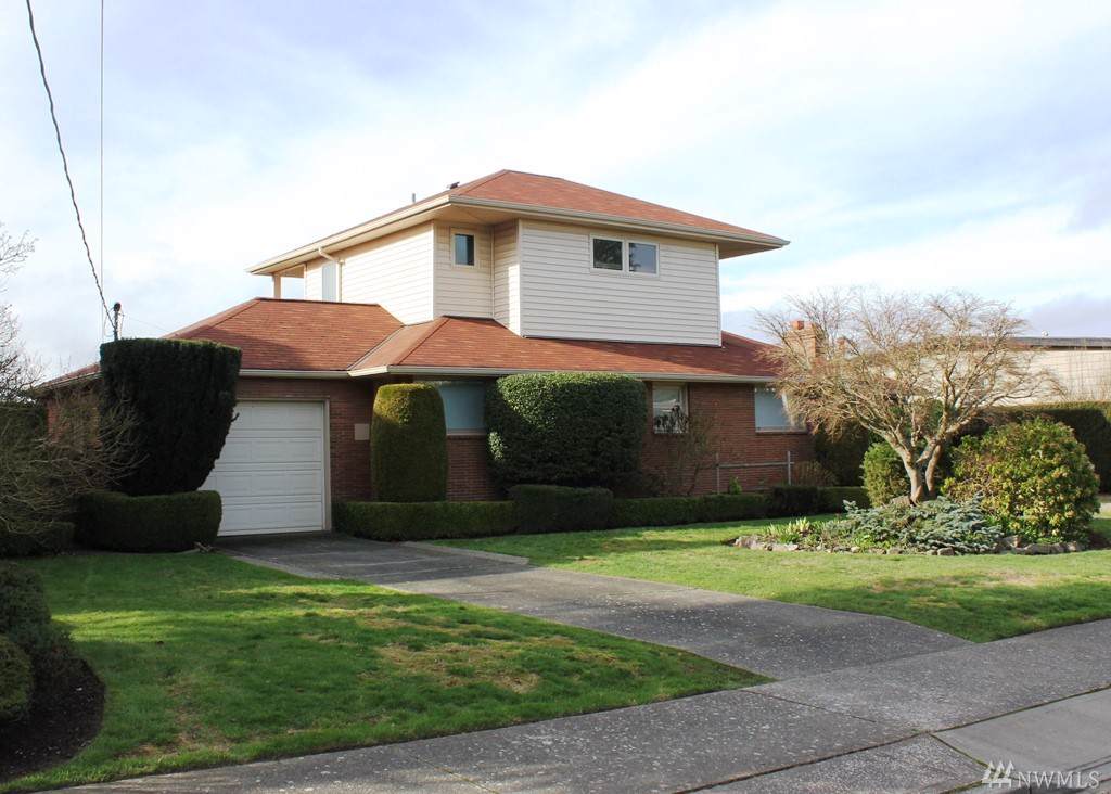 4017 55th Ave - Photo 1