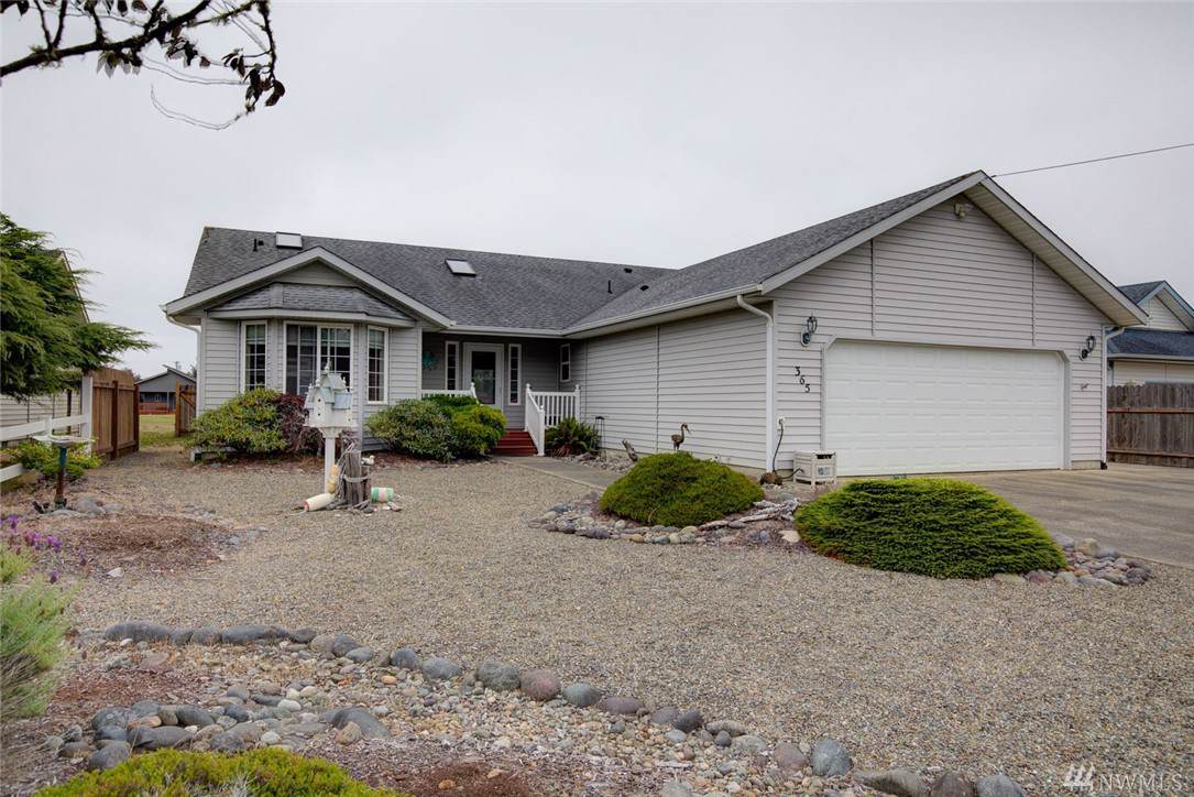 365 Octopus Ave - Photo 1