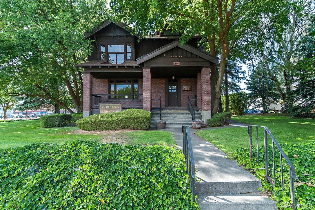 701 Pine St - Photo 1