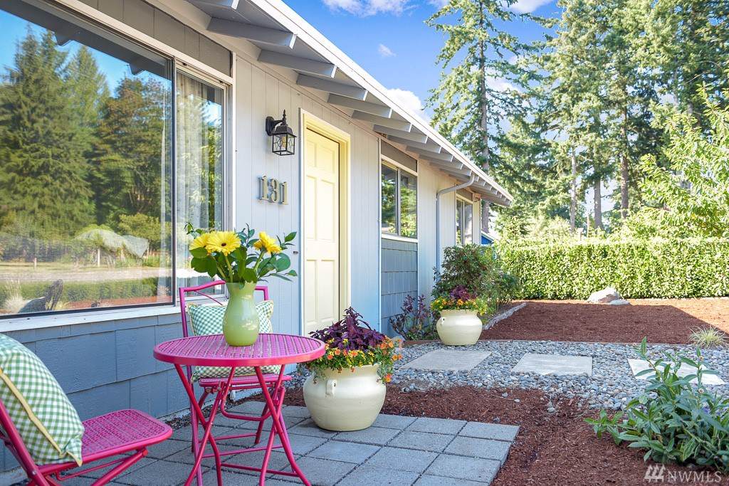 131 Bellflower Rd - Photo 1