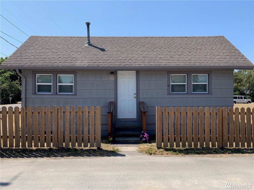 105 Edwards St - Photo 1