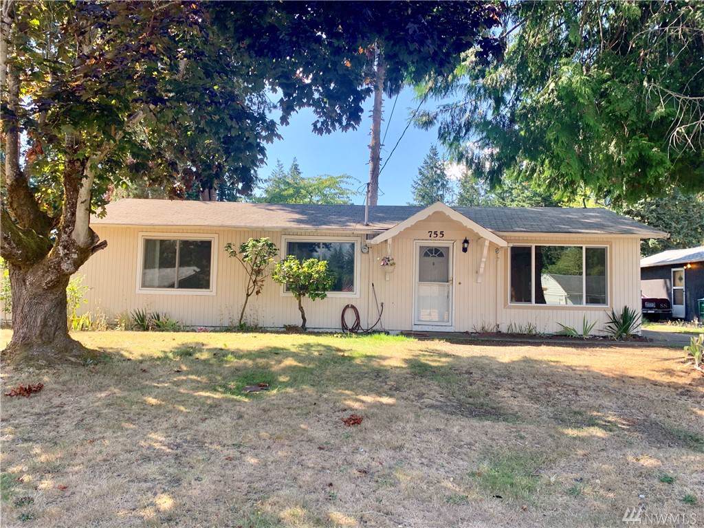 755 Queen Ave - Photo 1