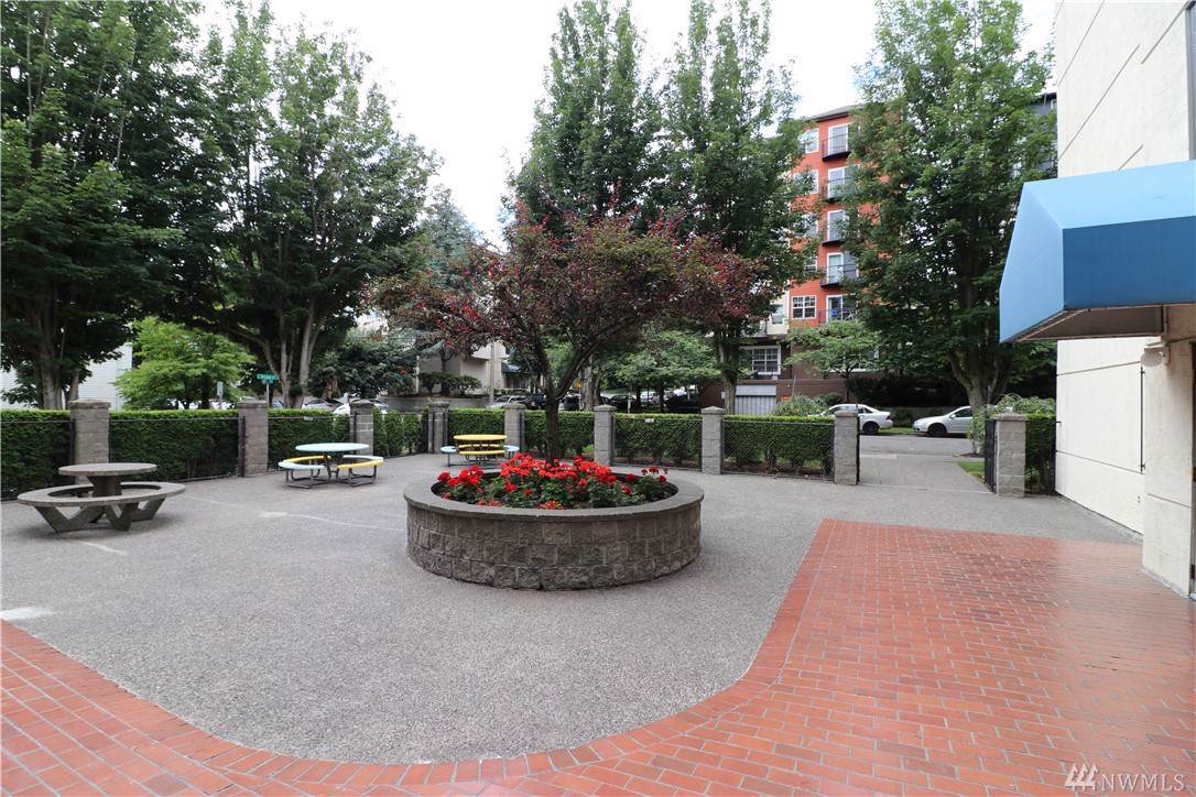 400 10th Ave - Photo 1