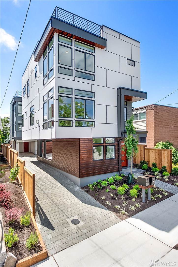 509 48th St - Photo 1