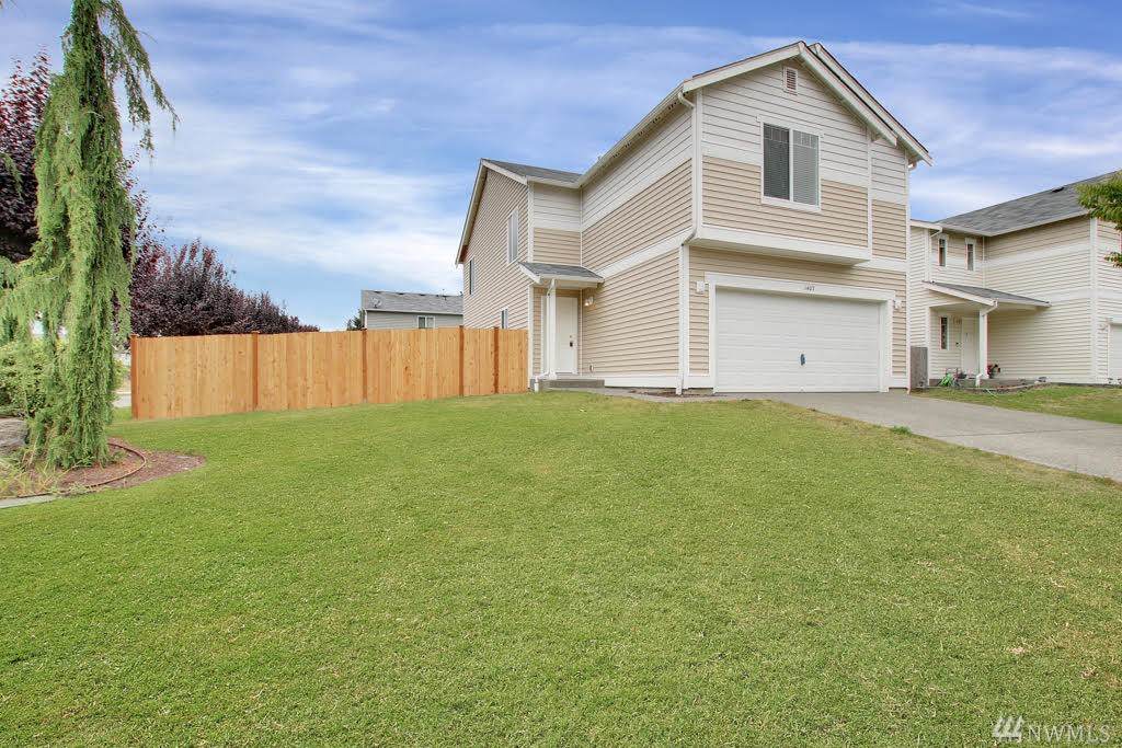 1407 203rd St - Photo 1