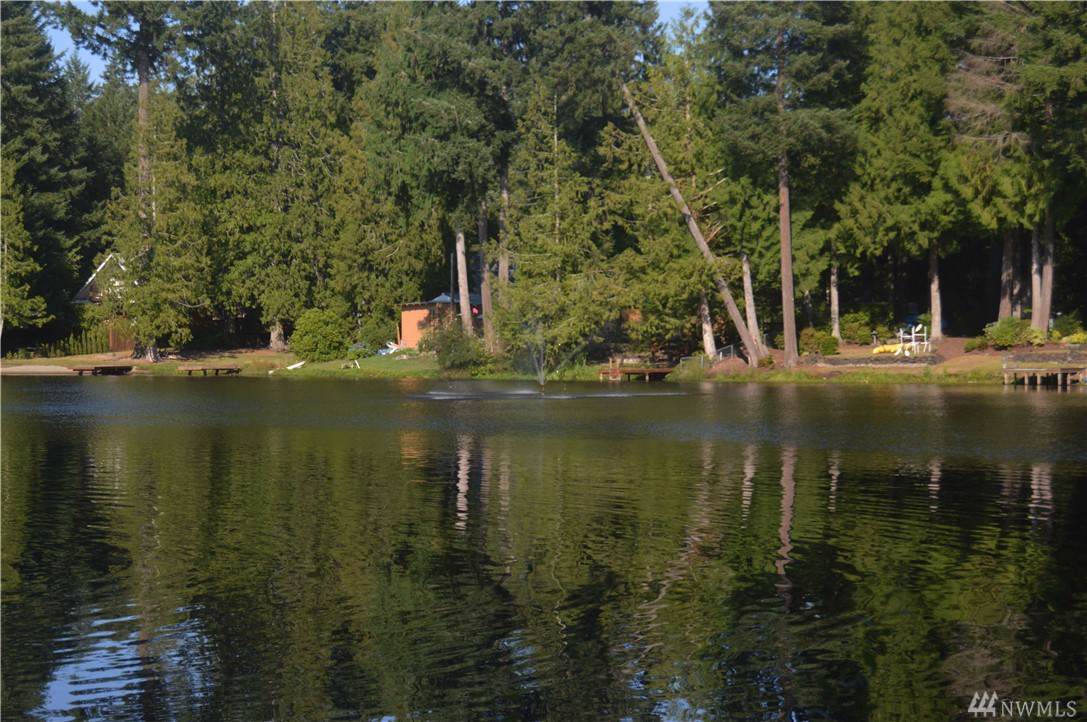 360 Lakeshore Dr - Photo 1