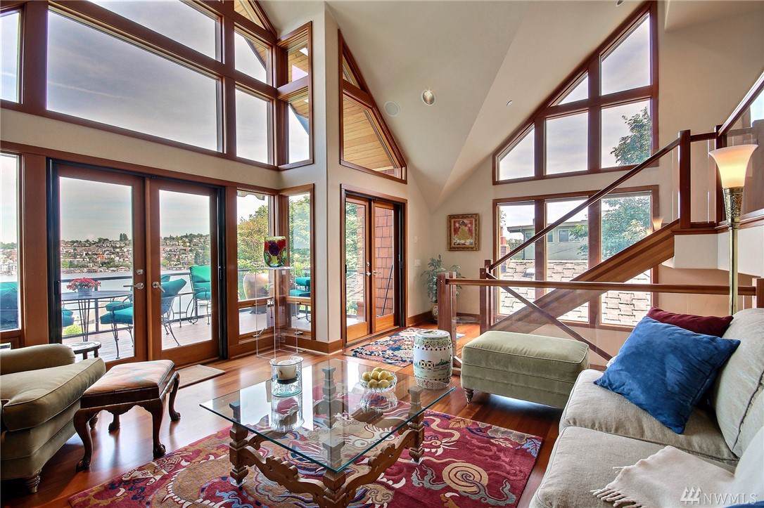 2102 8th Ave - Photo 1