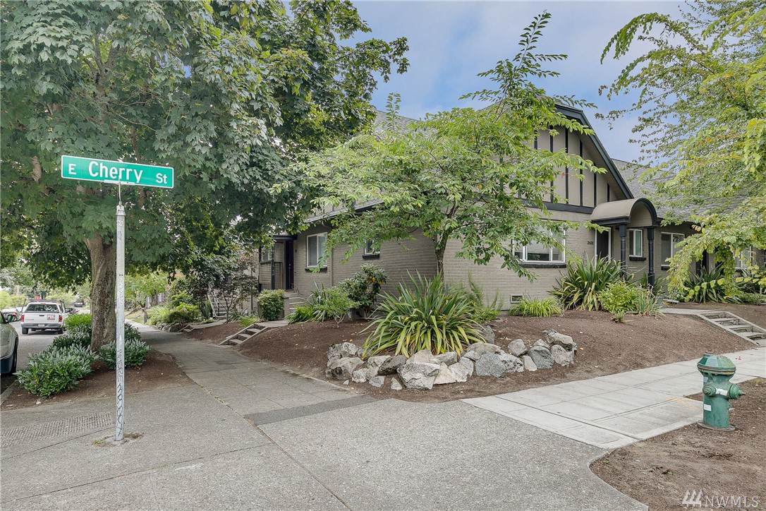 700 26th Ave - Photo 1