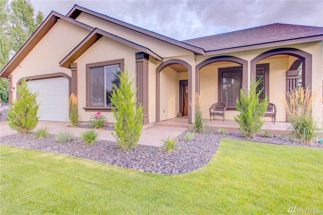 8489 Hillcrest Dr - Photo 1