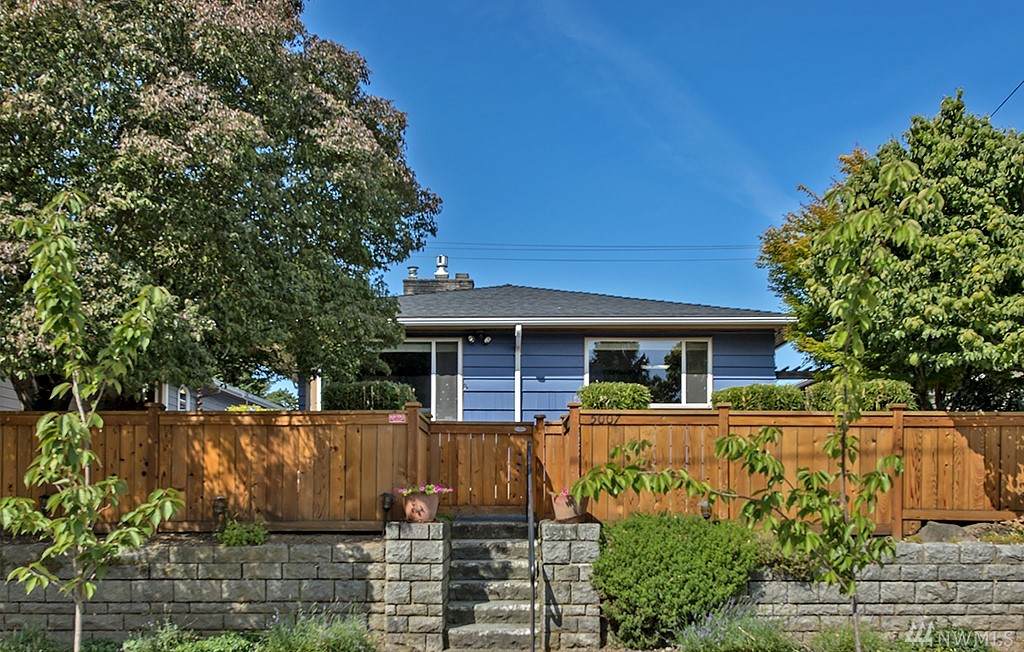 5007 49th Ave - Photo 1