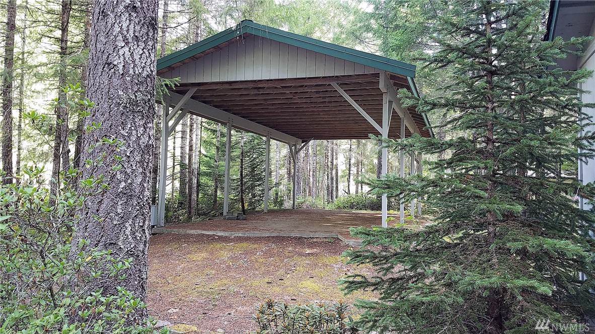 371 Lakeview Dr - Photo 1
