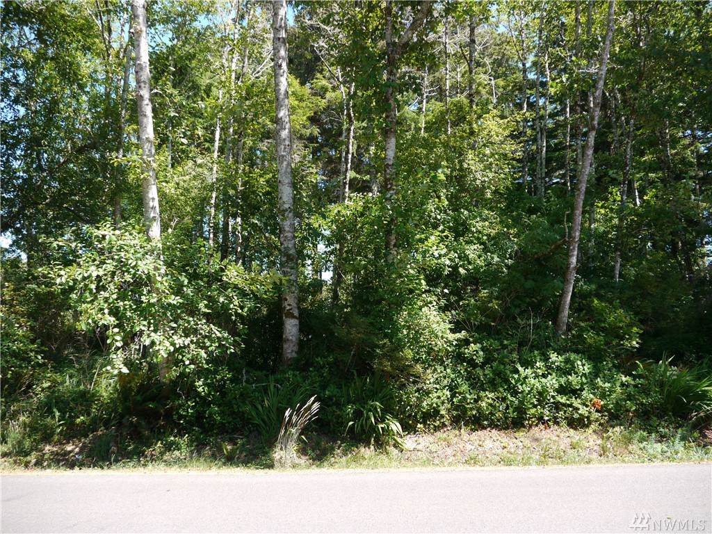 672 Chenois Ave - Photo 1