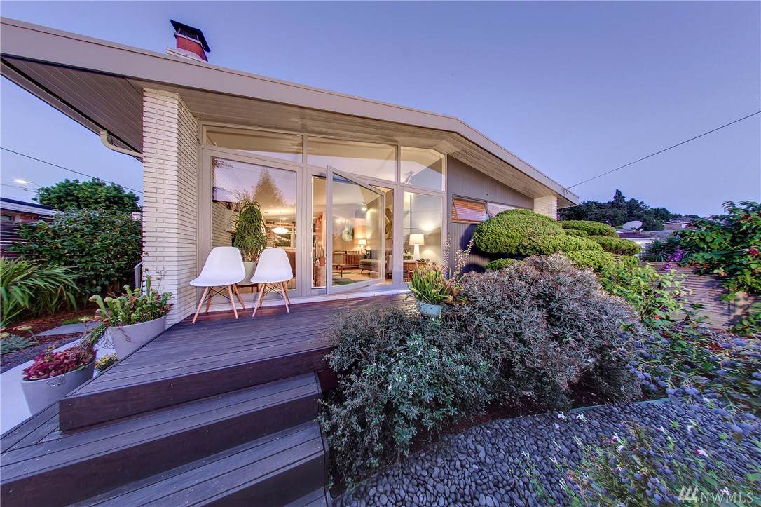 3208 60th Ave - Photo 1