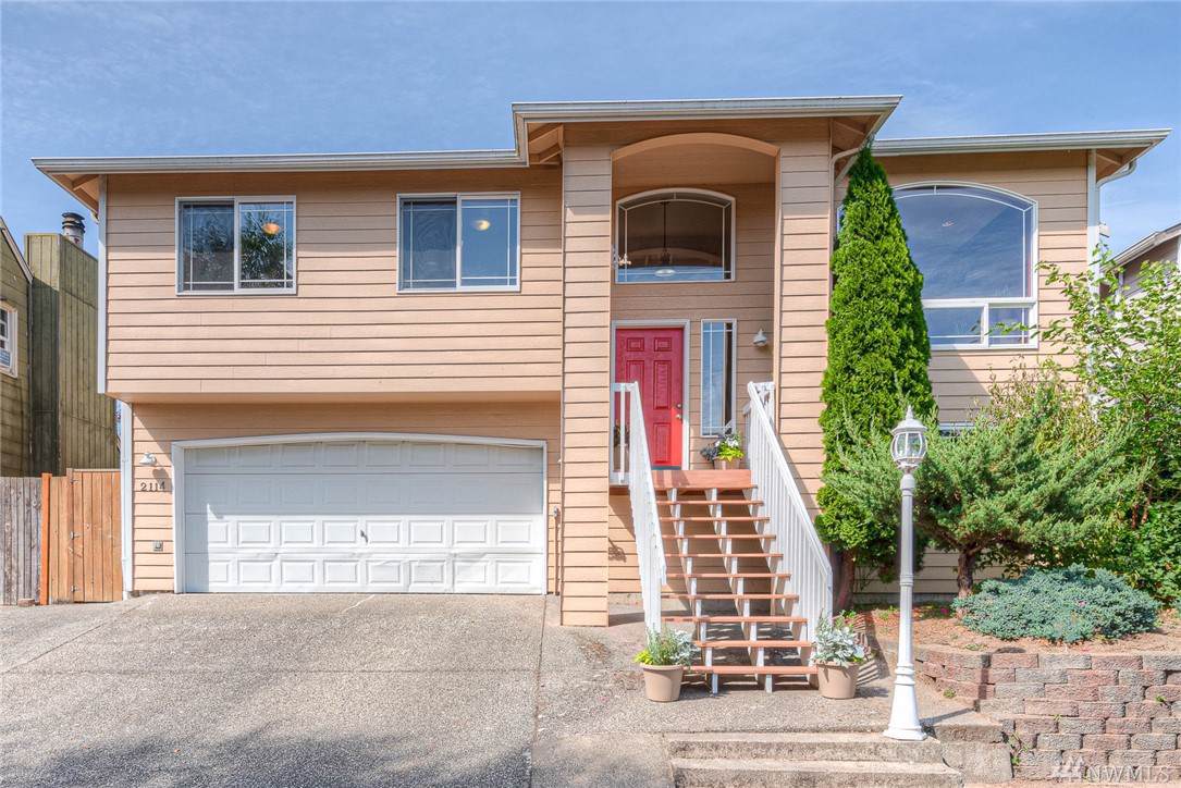 2114 Northlake Ave - Photo 1