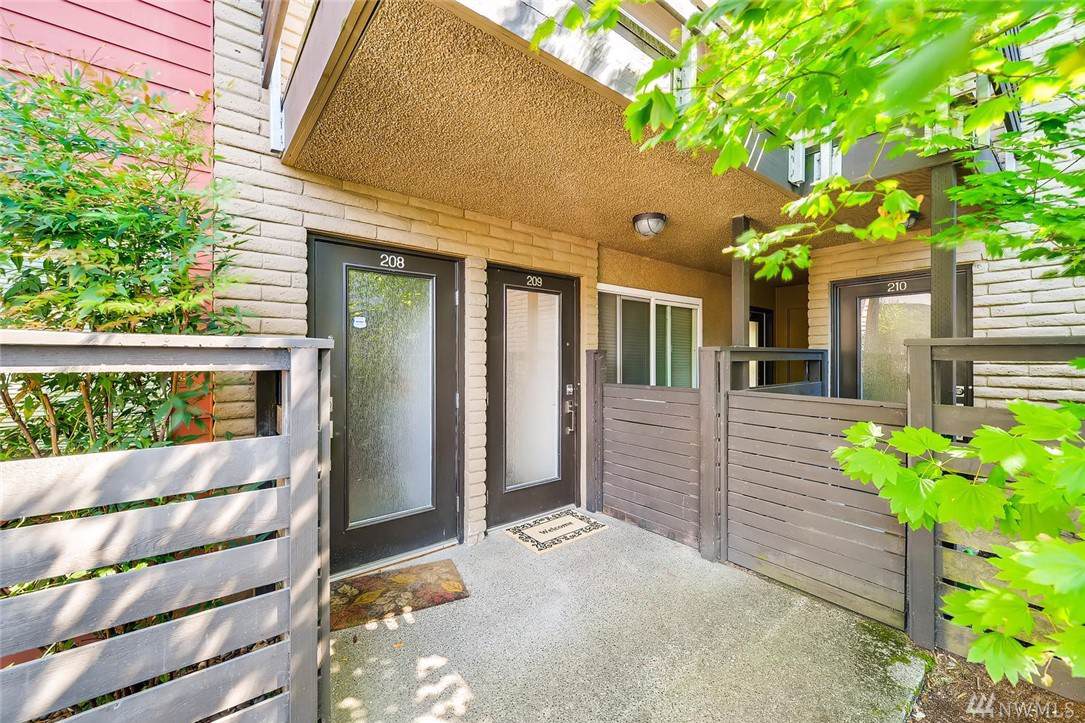 5220 42nd Ave - Photo 1