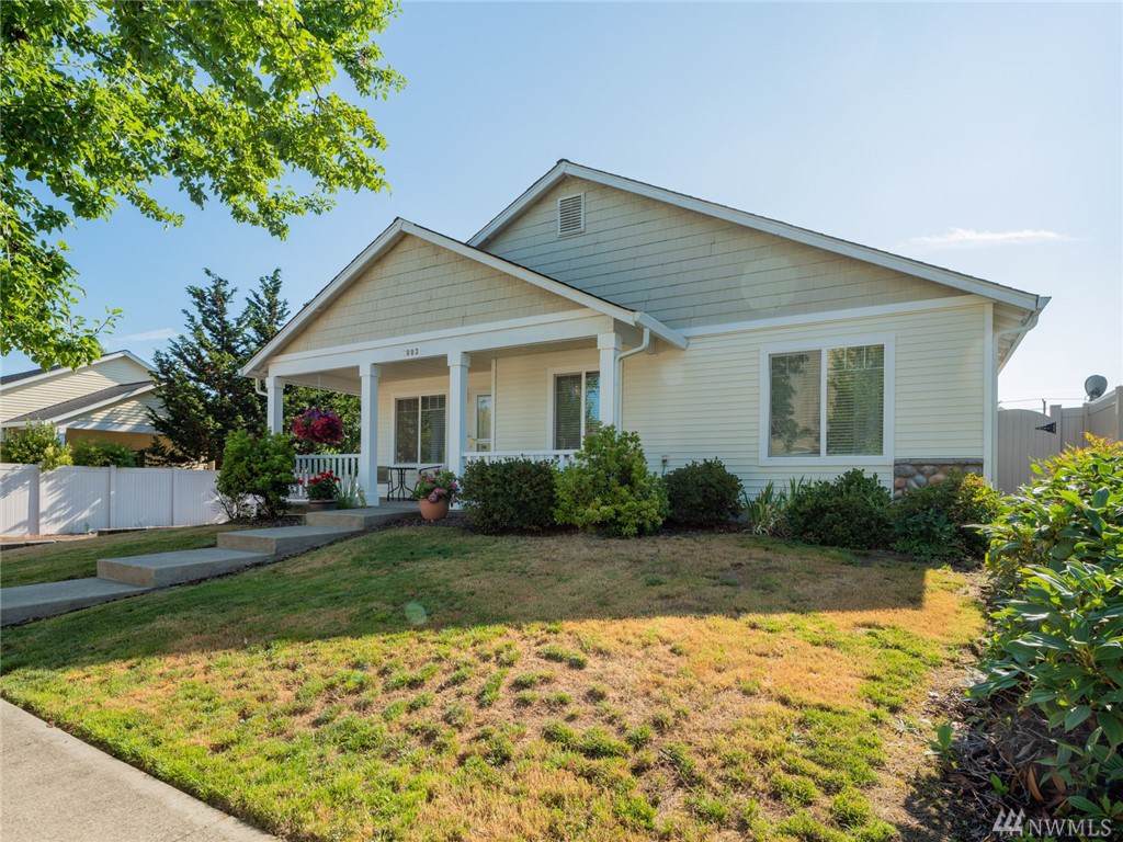 1003 21st Ave - Photo 1