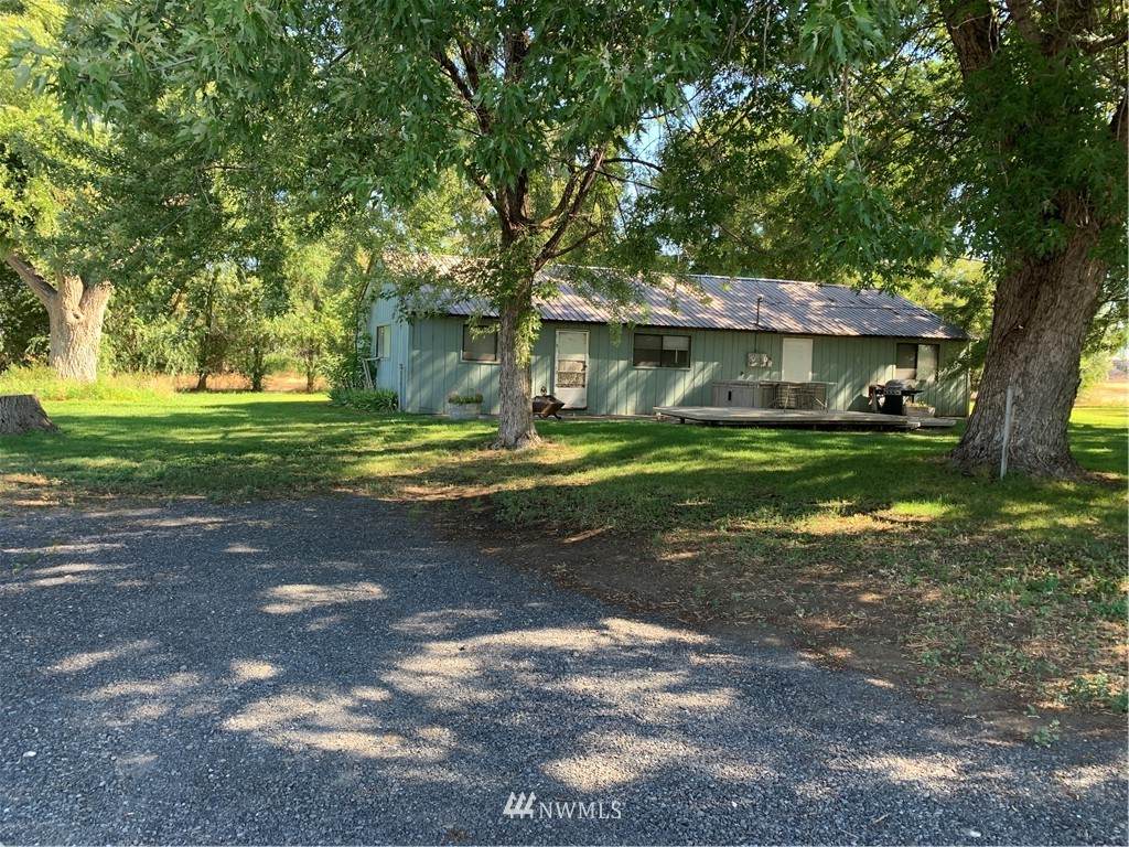 944 Beverly Burke Road - Photo 1