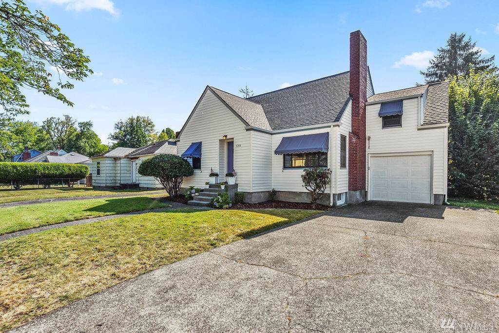 646 24th Ave - Photo 1