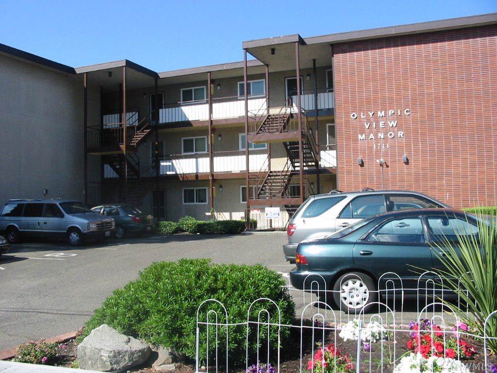 1711 13th Ave - Photo 1