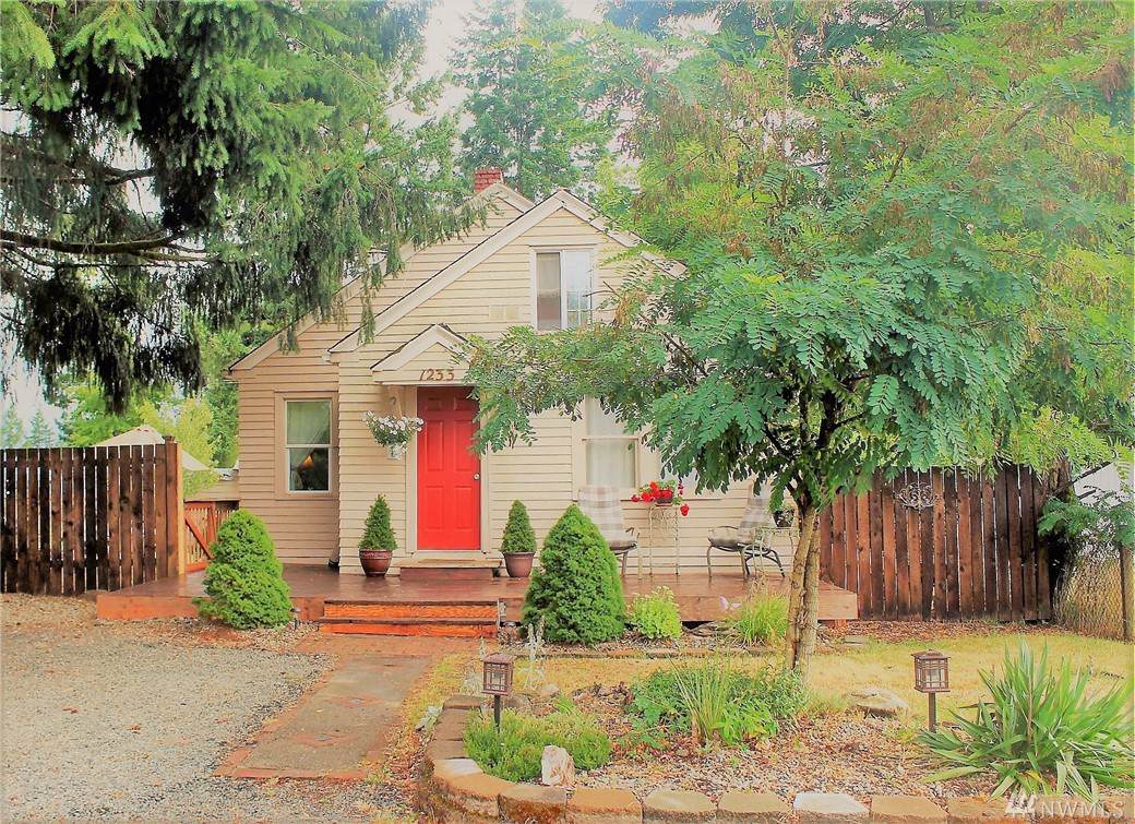 1233 Birch St - Photo 1