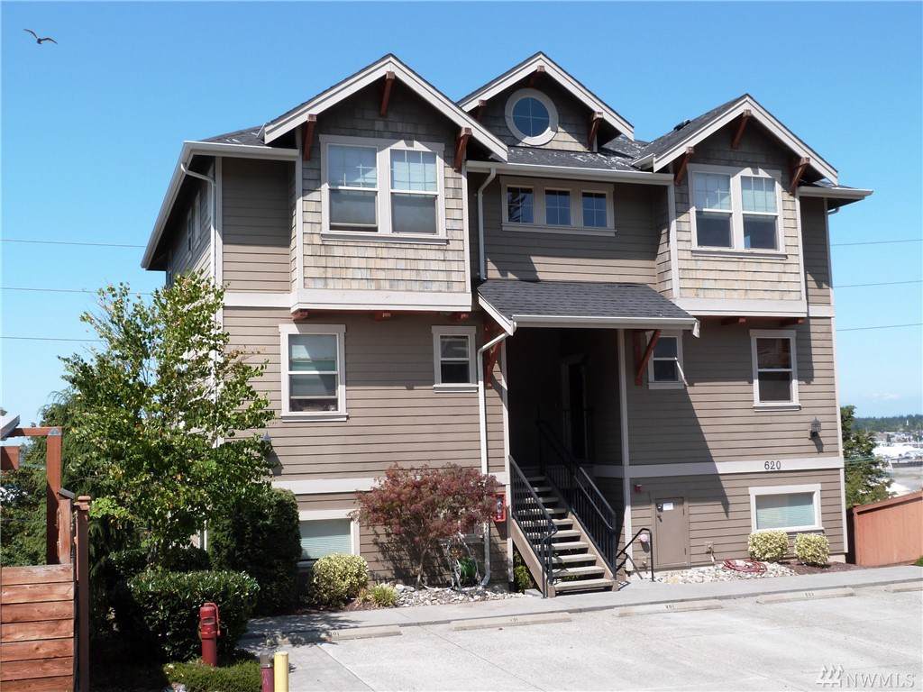 620 Boulevard - Photo 1