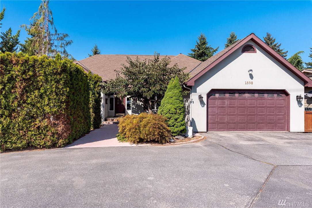 1550 Eastmont Ave - Photo 1
