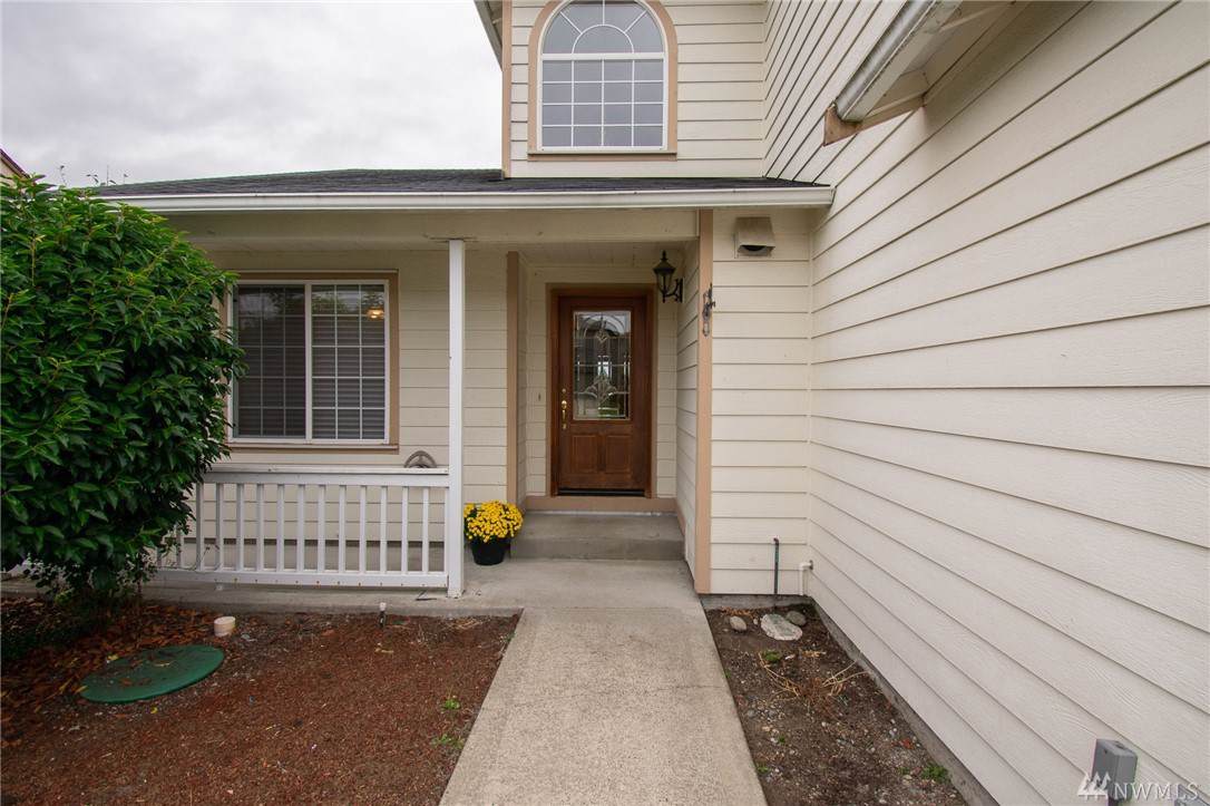1120 Nepean Dr - Photo 1