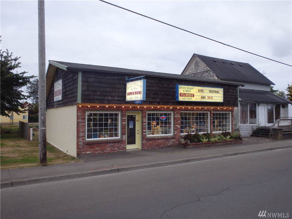 3811 Pacific Wy - Photo 1