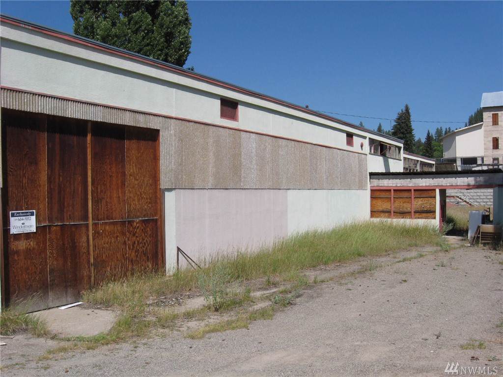 750 Clark Ave - Photo 1