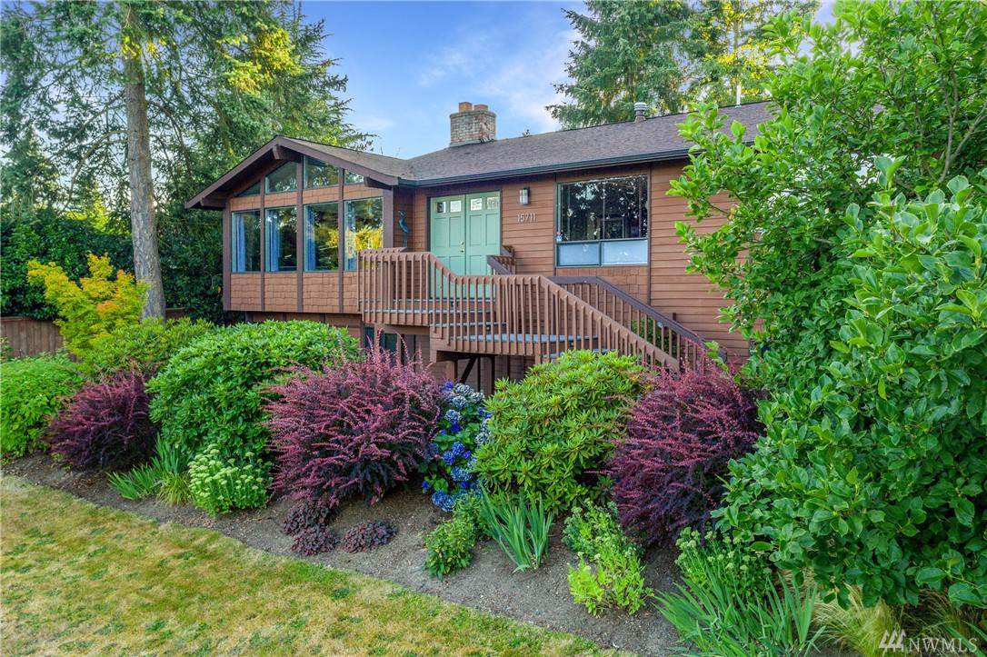 15711 38th Ave - Photo 1