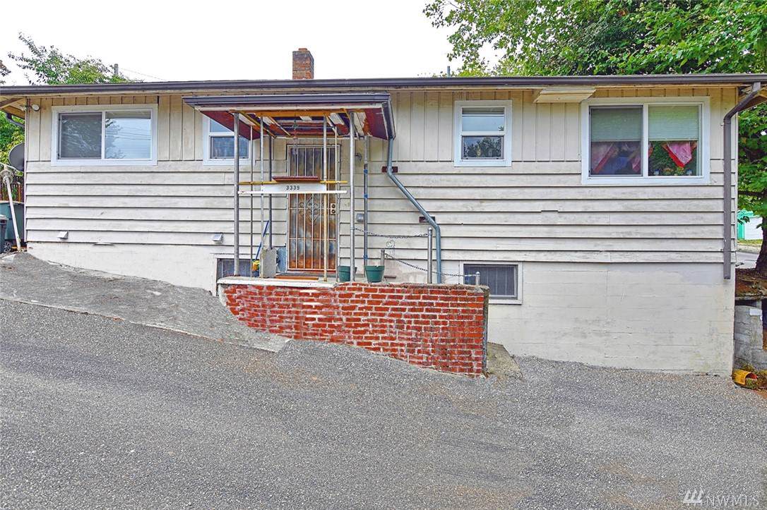 3339 Graham St - Photo 1