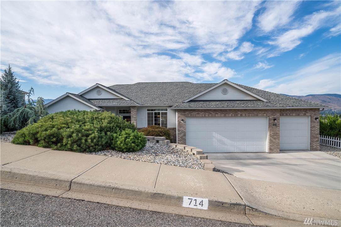 714 Briarwood Dr - Photo 1