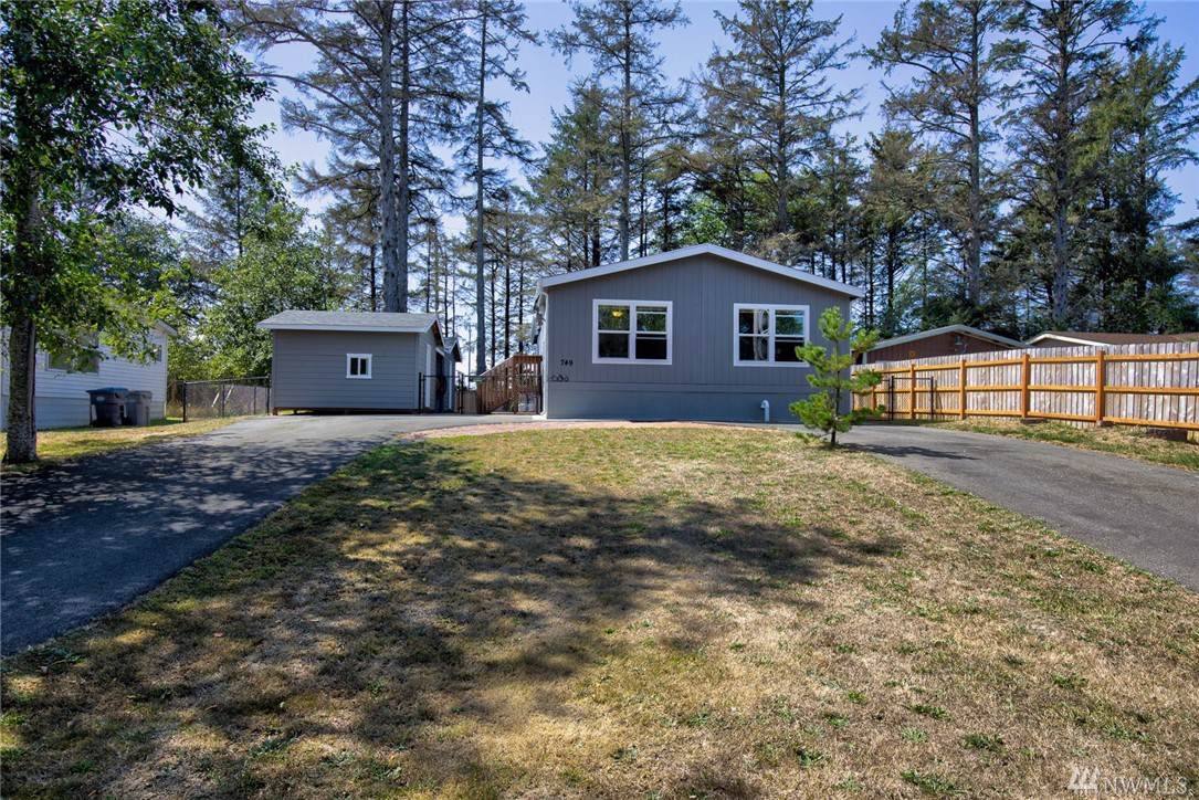 749 Edgewood Ave - Photo 1